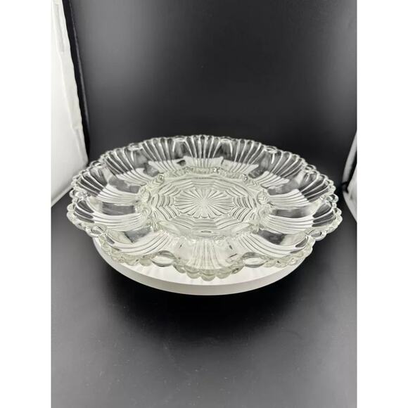 Vintage Anchor Hocking Deviled Egg Plate - Picture 7 of 8